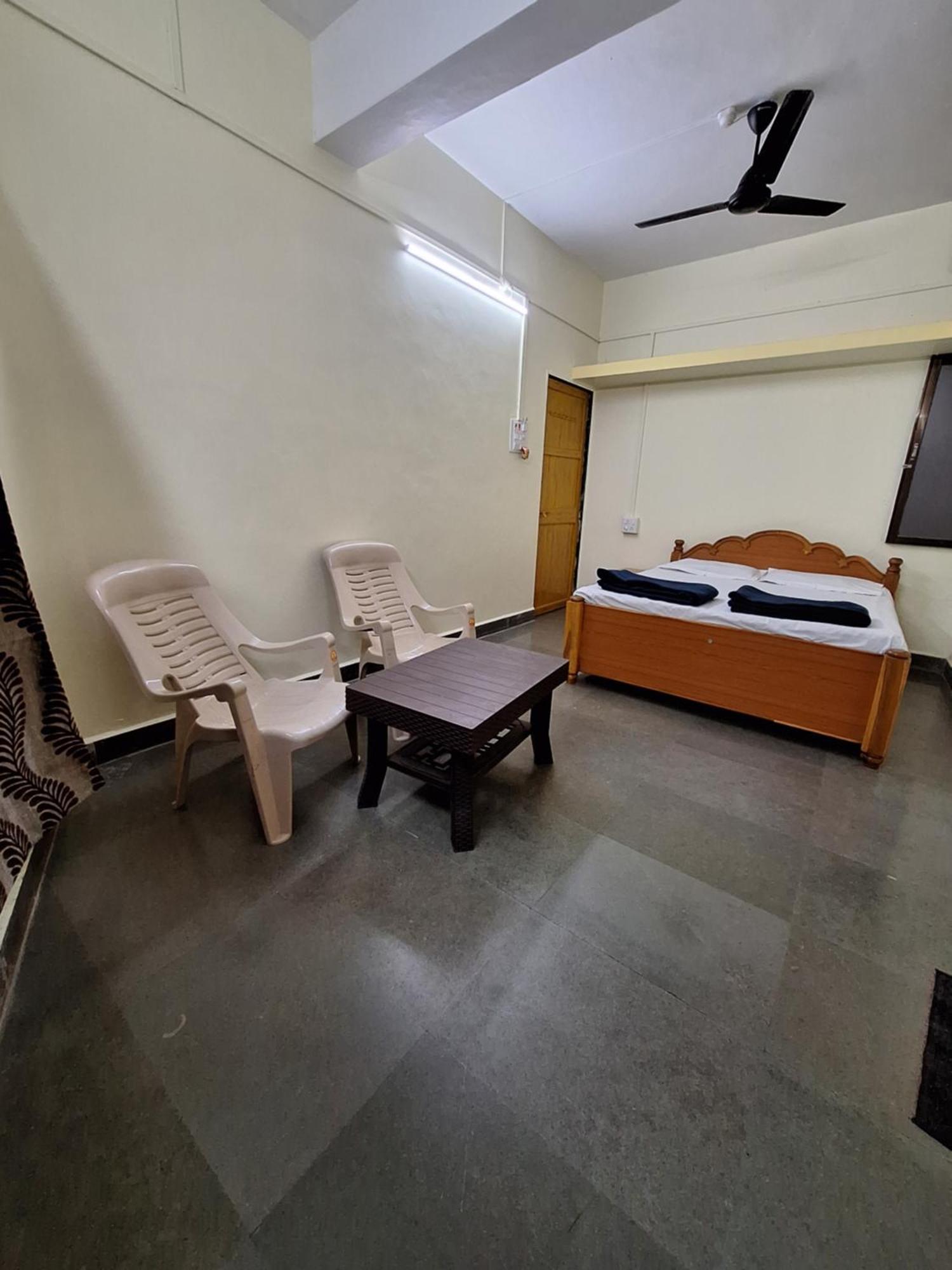 Anand Nivas Homestay Mālvan Eksteriør billede